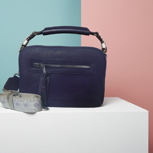 Τσάντα γυναικεία σε μωβ χρώμα