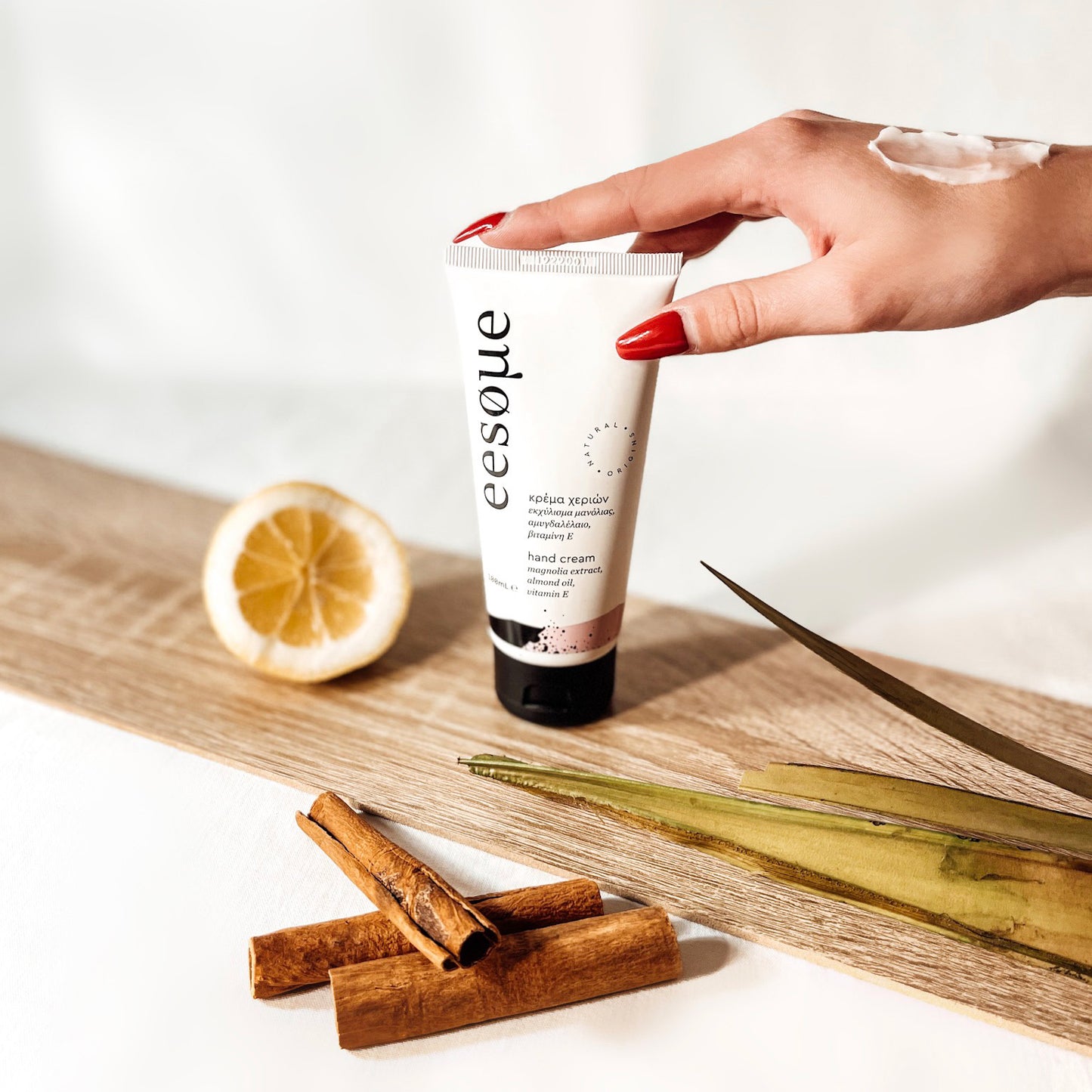 Κρέμα χεριών με Μανόλια